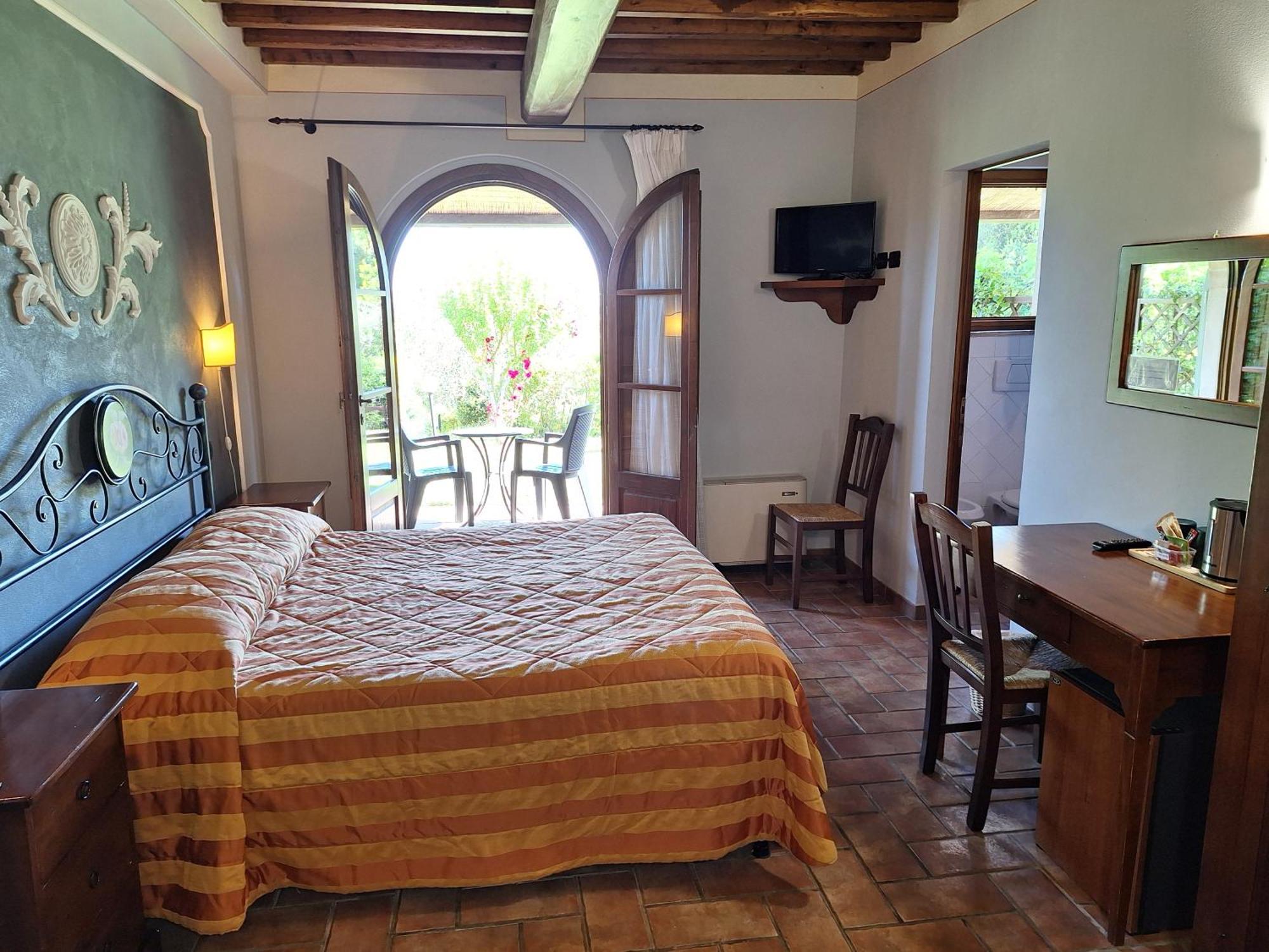 Bed and Breakfast Antico Borgo Il Cardino Сан-Джиминьяно Экстерьер фото